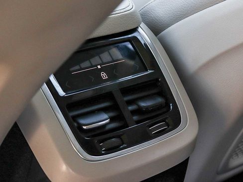 Used 2022 Volvo XC90 T8 Inscription Expression w/ Advanced Package image 20