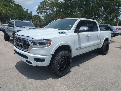 Used 2022 RAM 1500 Limited w/ Body Color Bumper Group AWD/4WD image 10