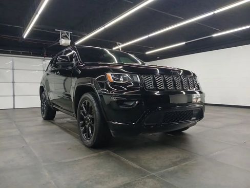 Used 2022 Jeep Grand Cherokee Laredo X RWD image 40