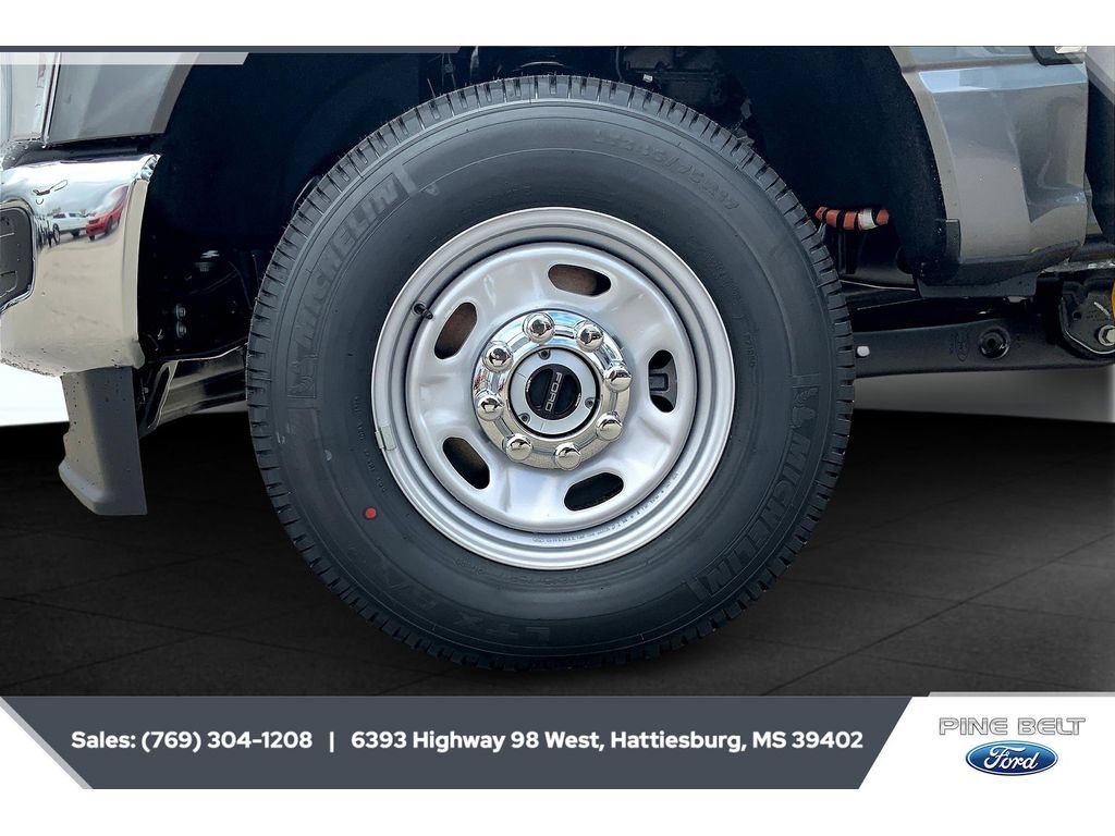 New 2025 Ford F250 XL w/ 360-Degree Camera Package AWD/4WD image 5