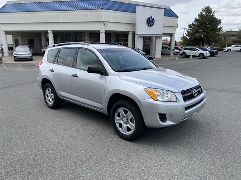 Used 2012 Toyota RAV4 4WD V6 w/ Tow Prep Pkg image 2