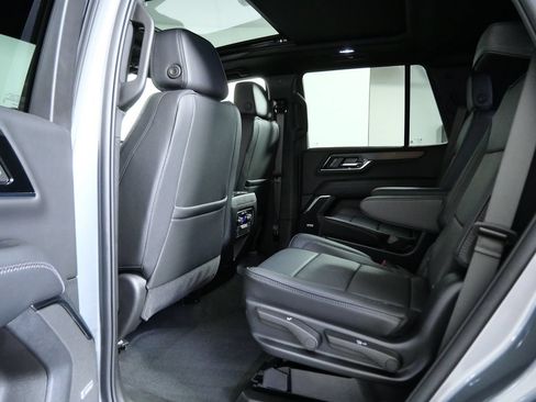 Used 2025 GMC Yukon Denali w/ Sun & Power Step Package AWD/4WD image 14