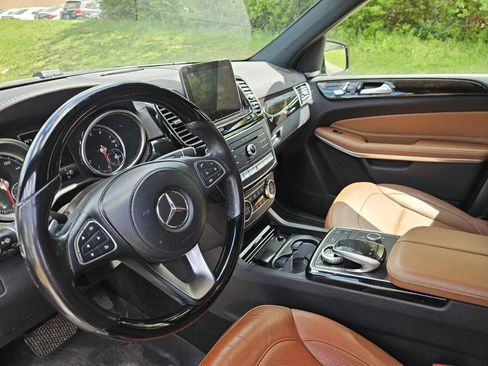 Used 2018 Mercedes-Benz GLS 550 4MATIC image 10