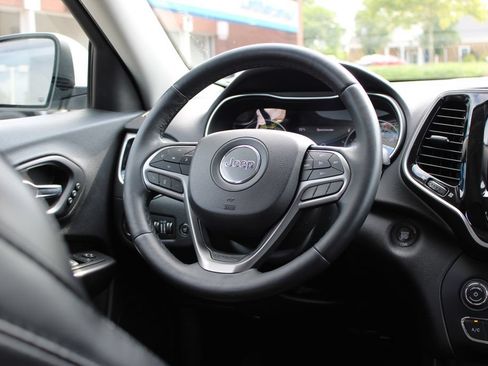 Used 2019 Jeep Cherokee Limited w/ Luxury Group AWD/4WD image 47