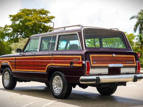 Used 1988 Jeep Grand Wagoneer AWD/4WD image 4
