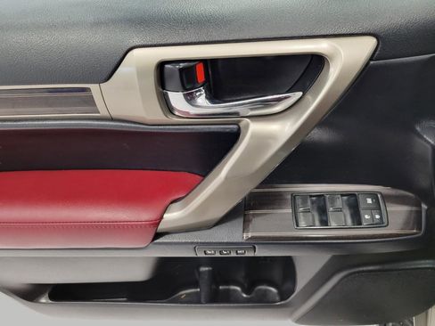 Used 2021 Lexus GX 460 Luxury w/ Accessory Package image 31