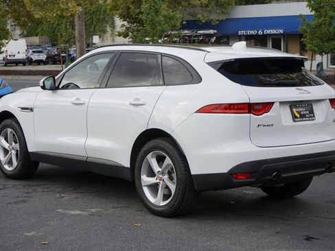 Used 2018 Jaguar F-PACE Premium image 11