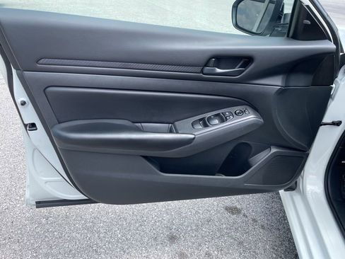 Used 2024 Nissan Altima 2.5 S FWD image 5