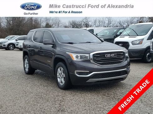 Used 2017 GMC Acadia SLE image 1