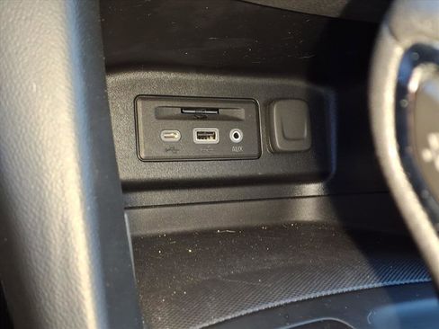 Used 2022 Chevrolet Equinox RS w/ RS Leather Package image 16