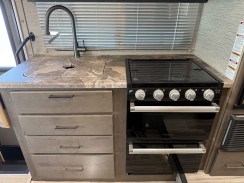 Used 2023 Ford E-350 and Econoline 350 Super Duty w/ Motorhome Prep Package image 55