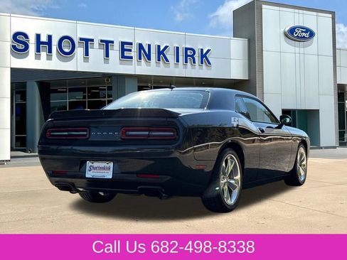 Used 2017 Dodge Challenger R/T Plus RWD image 8