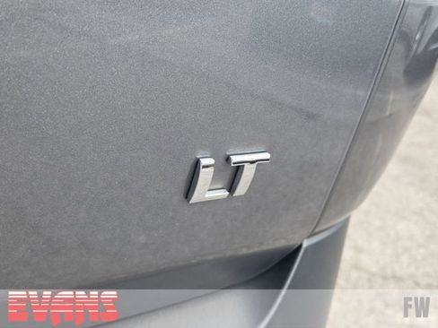 Used 2021 Chevrolet Traverse LT FWD image 3