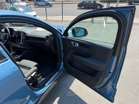 Used 2023 Volvo C40 Recharge Core w/ Climate Package AWD/4WD image 37