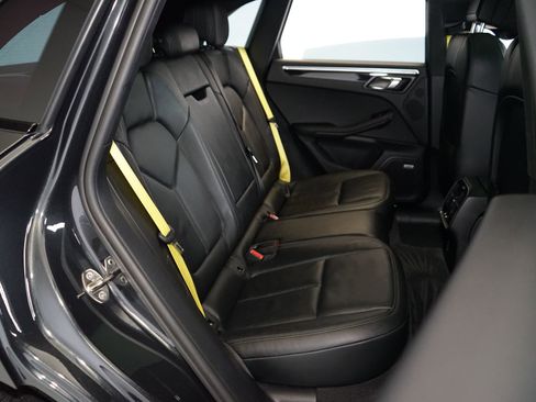 Used 2023 Porsche Macan S AWD/4WD image 19