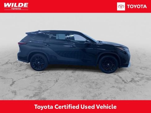 Certified 2025 Toyota Highlander XSE image 2
