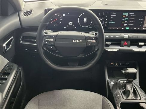 Used 2025 Kia K4 EX FWD image 19