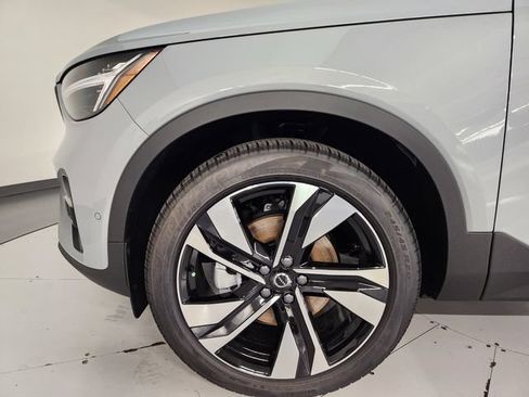 New 2026 Volvo XC40 B5 Ultra w/ Protection Package Premier AWD/4WD image 11