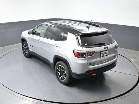 Used 2024 Jeep Compass Trailhawk AWD/4WD image 46