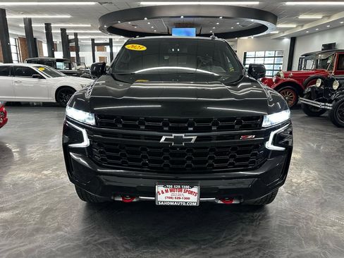 Used 2023 Chevrolet Suburban Z71 w/ Luxury Package AWD/4WD image 2
