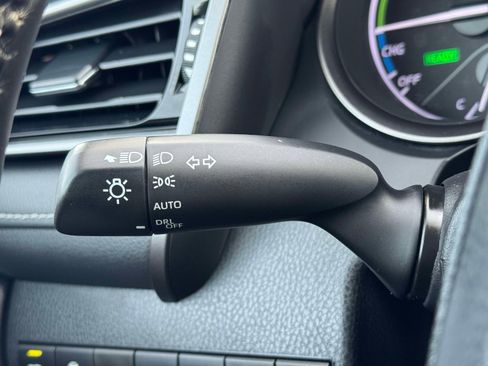 Certified 2022 Toyota Camry SE w/ Convenience Package image 20