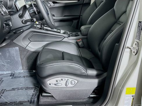 New 2026 Porsche Macan S image 22