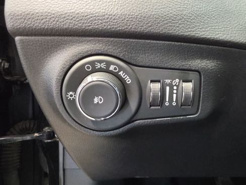 Used 2019 Jeep Compass Limited AWD/4WD image 17