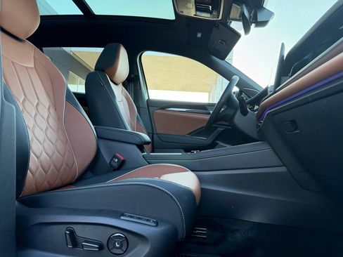 Used 2026 Volkswagen Tiguan SEL R-Line image 18