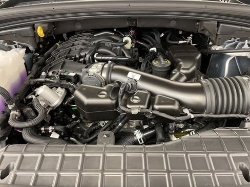 New 2025 Jeep Grand Cherokee Limited w/ Black Appearance Package image 19