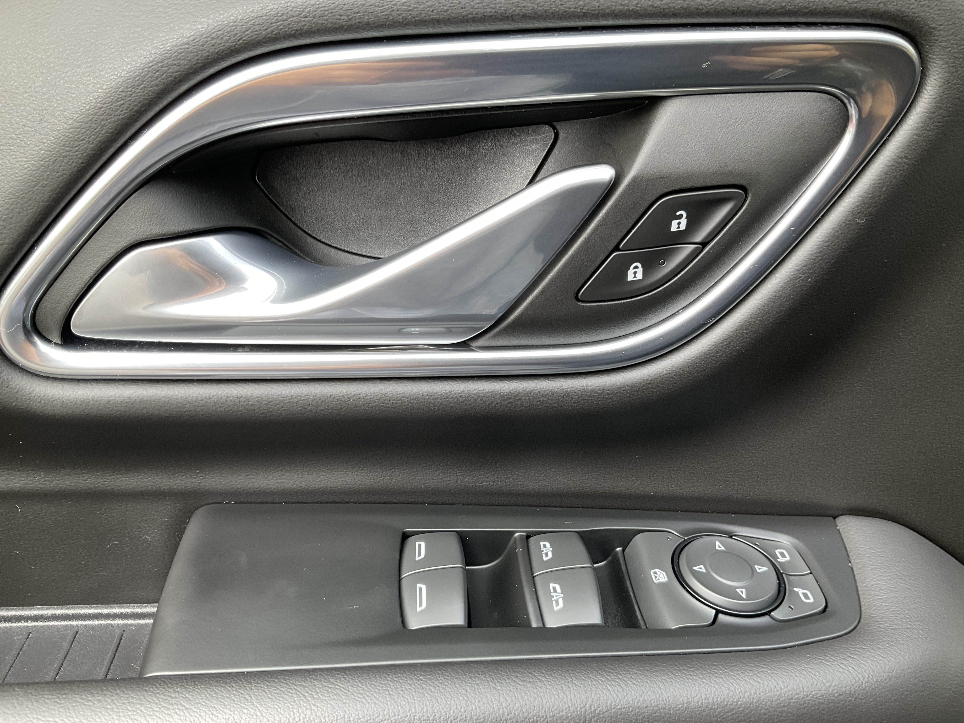 Used 2022 Chevrolet Suburban LS AWD/4WD image 23