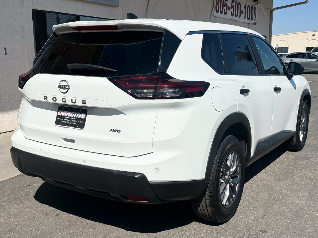 Used 2024 Nissan Rogue S AWD/4WD image 4