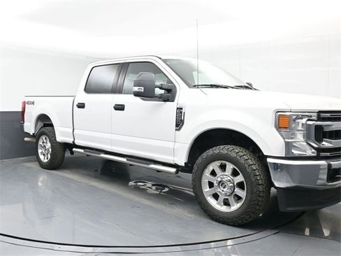Used 2020 Ford F250 XLT image 2