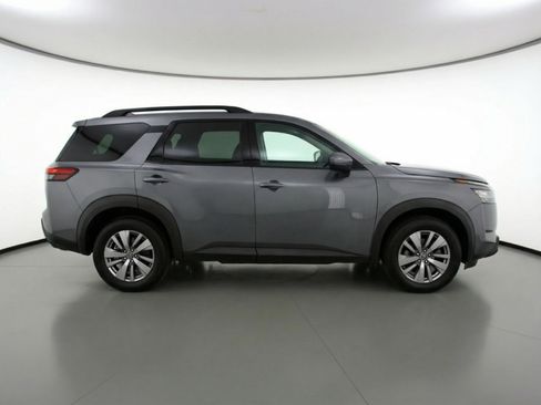 Used 2025 Nissan Pathfinder SV AWD/4WD image 11