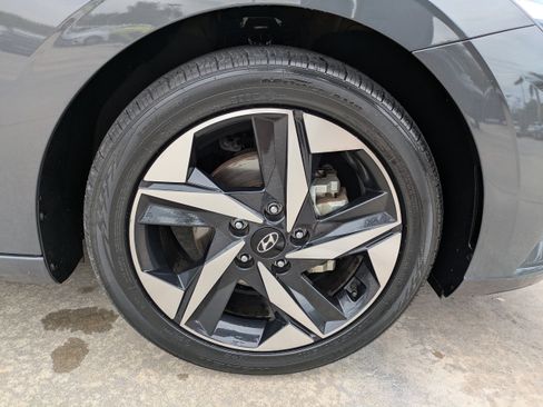 Certified 2023 Hyundai Elantra SEL w/ Convenience Package FWD image 9