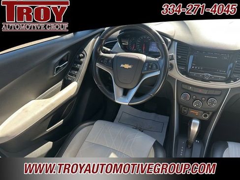 Used 2019 Chevrolet Trax LT w/ LT Convenience Package image 14