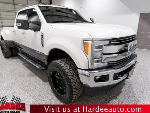 Used 2019 Ford F350 Lariat w/ Lariat Ultimate Package image 6