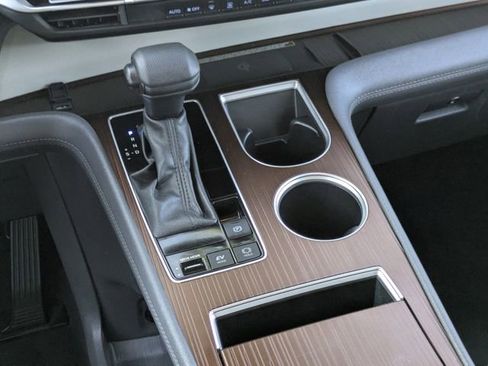 Used 2024 Toyota Sienna LE w/ LE Plus Package image 13