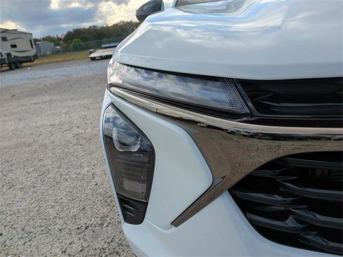 New 2026 Chevrolet Trax RS w/ Sunroof Package image 10