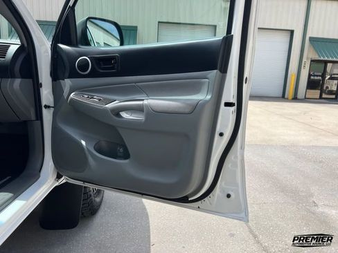 Used 2009 Toyota Tacoma PreRunner RWD image 71