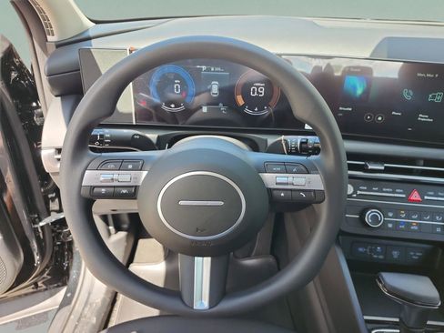 New 2026 Hyundai Tucson SE image 9