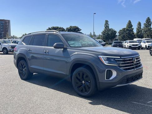 New 2026 Volkswagen Atlas SE FWD image 29
