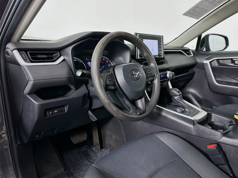 Certified 2020 Toyota RAV4 LE image 9