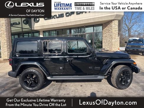 Used 2021 Jeep Wrangler Unlimited Sahara image 2