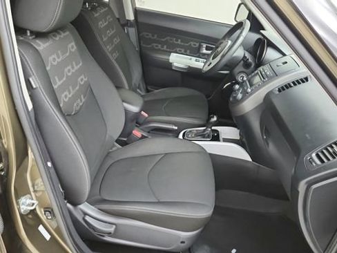 Used 2012 Kia Soul + w/ Audio Pkg image 19