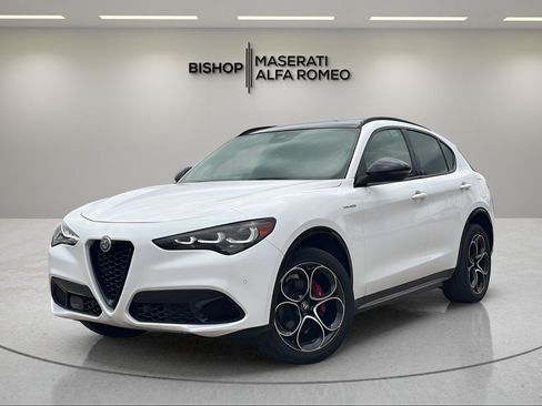 Used 2024 Alfa Romeo Stelvio Veloce AWD/4WD image 2