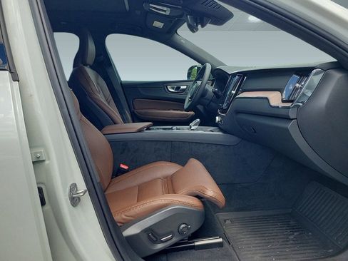 New 2024 Volvo XC60 B5 Ultimate w/ Protection Package Premier image 36