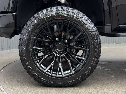 Used 2025 GMC Sierra 1500 AT4 w/ AT4 Premium Package AWD/4WD image 10