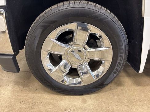 Used 2018 Chevrolet Silverado 1500 LTZ w/ Sport Package AWD/4WD image 12