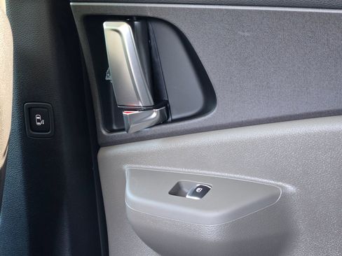 New 2026 Kia Carnival EX image 33