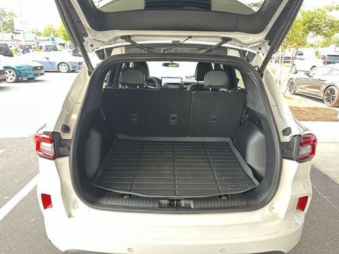 Certified 2023 Ford Escape ST-Line w/ Tech Pack #1 FWD image 25